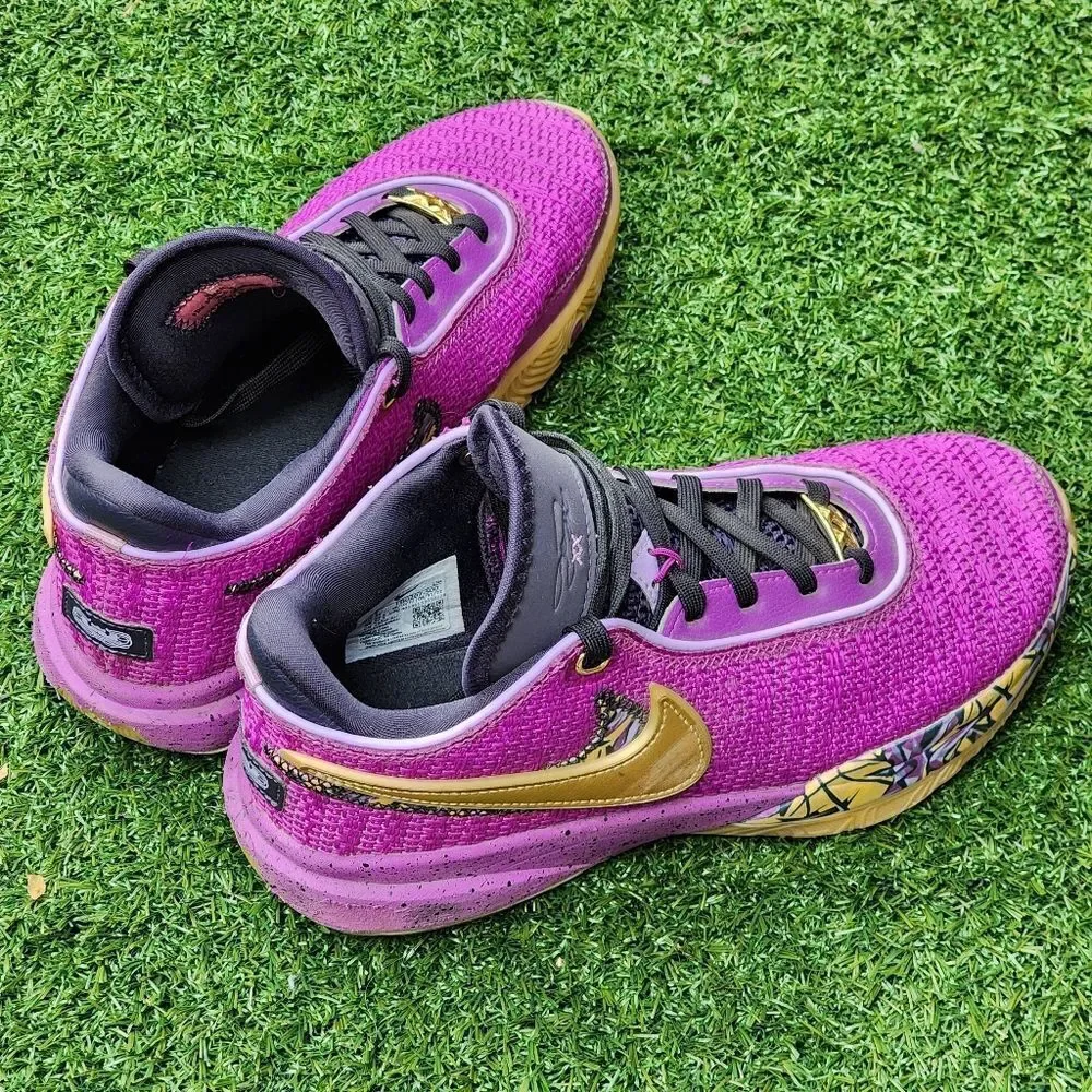 NIKE LEBRON XX SE (GS) - Kids Sneakers - SIZE 6.5Y